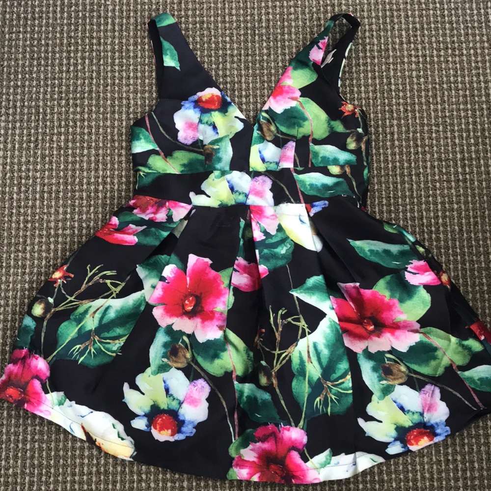 Super cute, fun, flirty dress!